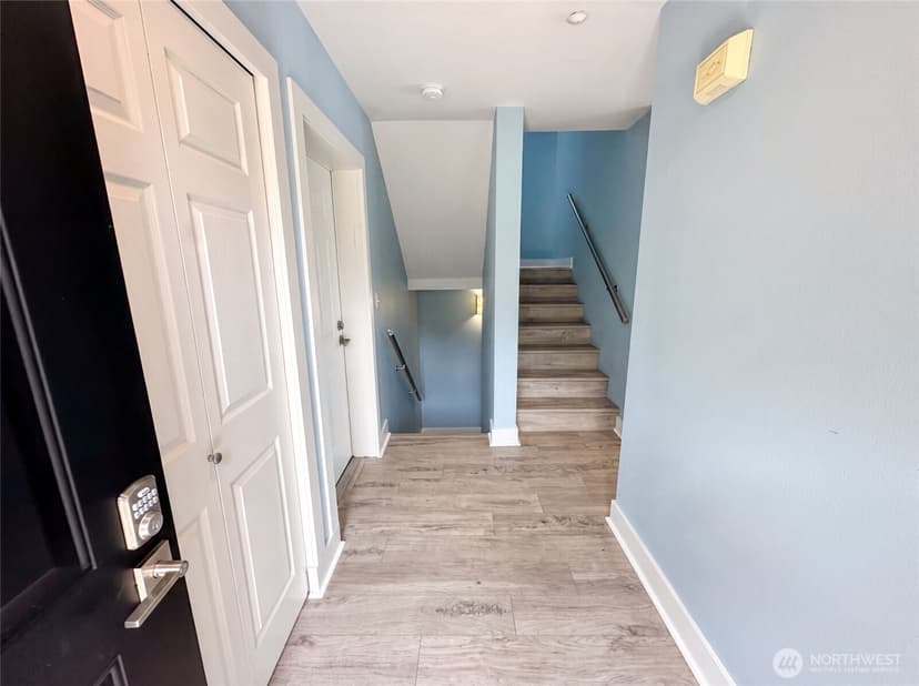 Property photo for 2325 Harbor Avenue SW #B2, Seattle photo 23