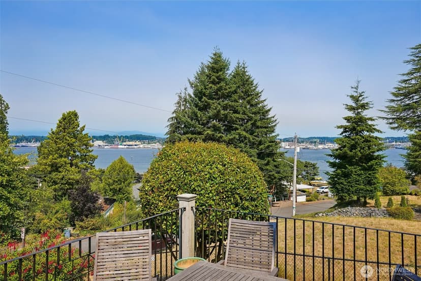 Property photo for 215 Farragut Ave, Port Orchard photo 25