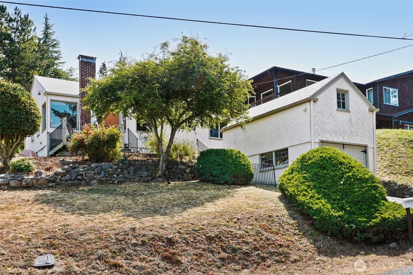 Property photo for 215 Farragut Ave, Port Orchard photo 6