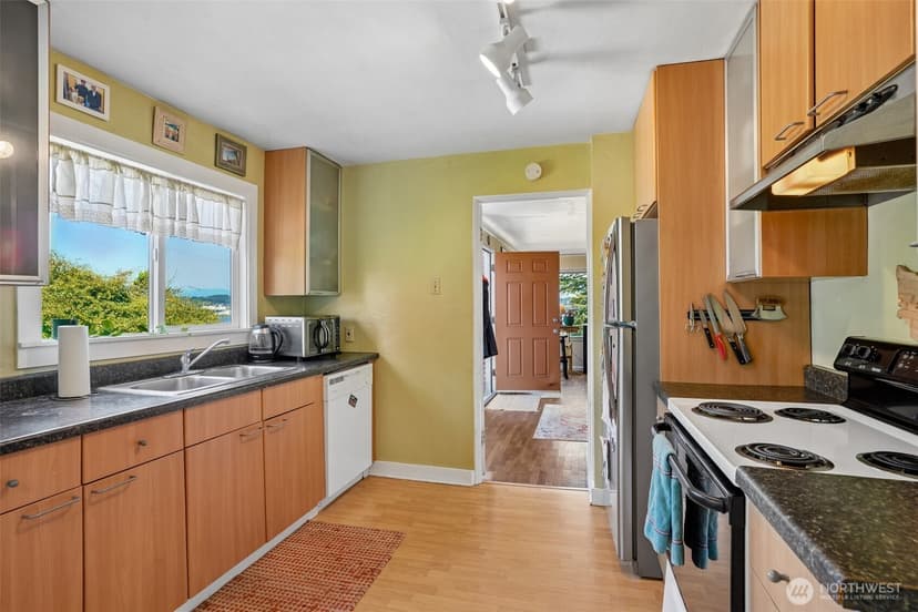Property photo for 215 Farragut Ave, Port Orchard photo 16