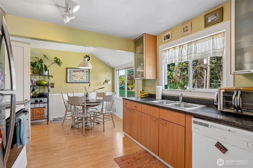 Property photo for 215 Farragut Ave, Port Orchard photo 14
