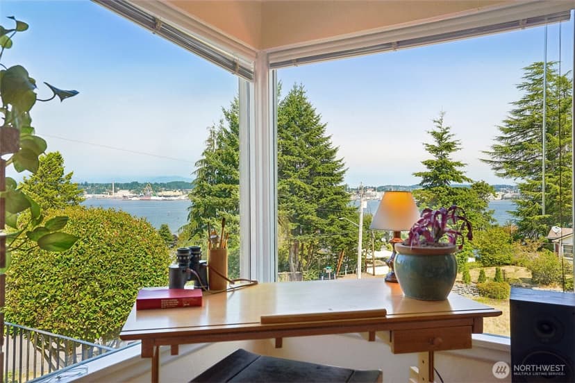Property photo for 215 Farragut Ave, Port Orchard photo 9