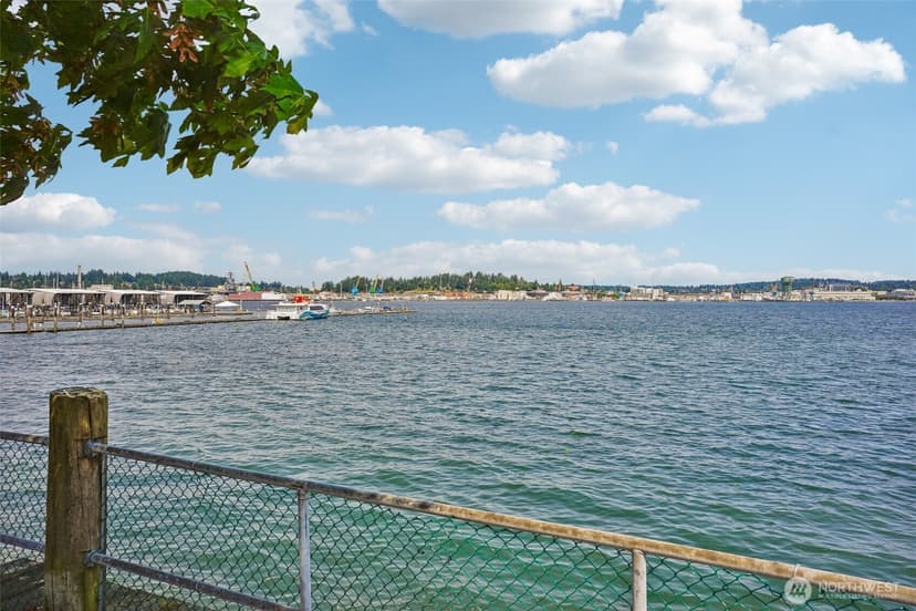 Property photo for 215 Farragut Ave, Port Orchard photo 36