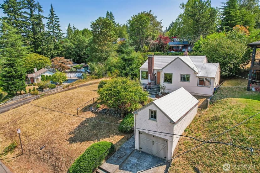 Property photo for 215 Farragut Ave, Port Orchard photo 3