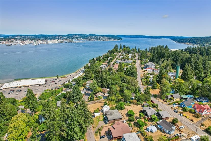 Property photo for 215 Farragut Ave, Port Orchard photo 33