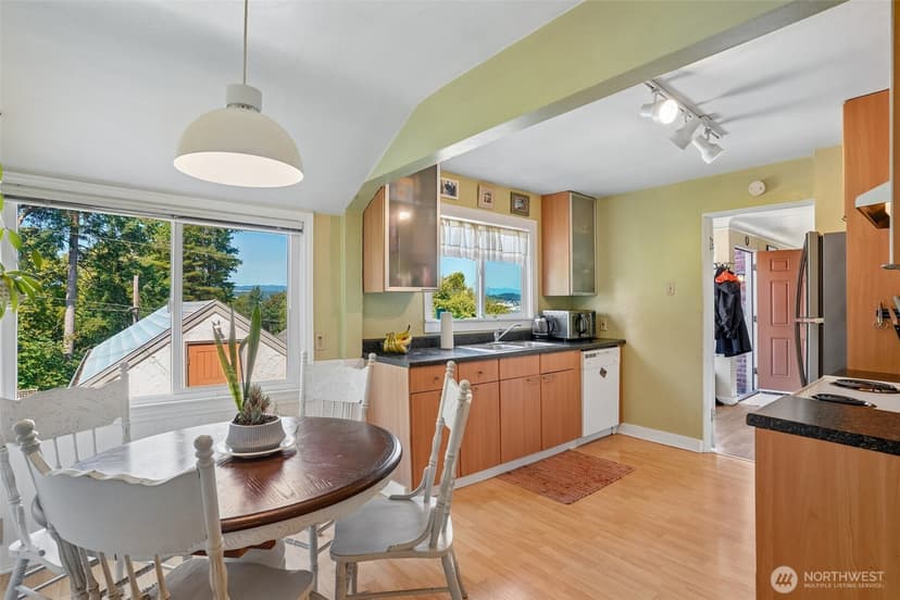 Property photo for 215 Farragut Ave, Port Orchard photo 17