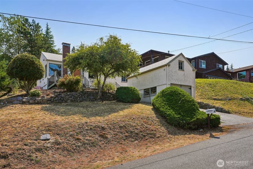 Property photo for 215 Farragut Ave, Port Orchard photo 5
