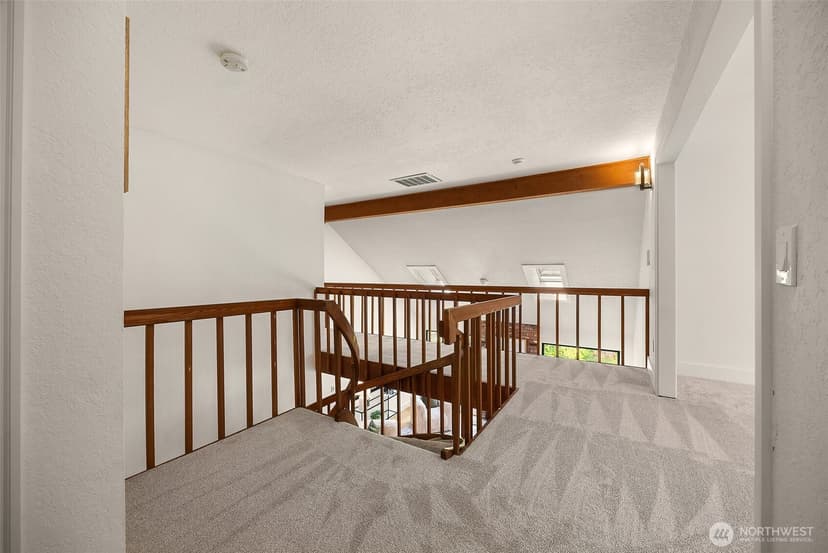 Property photo for 19217 SE 62nd Place, Issaquah photo 15