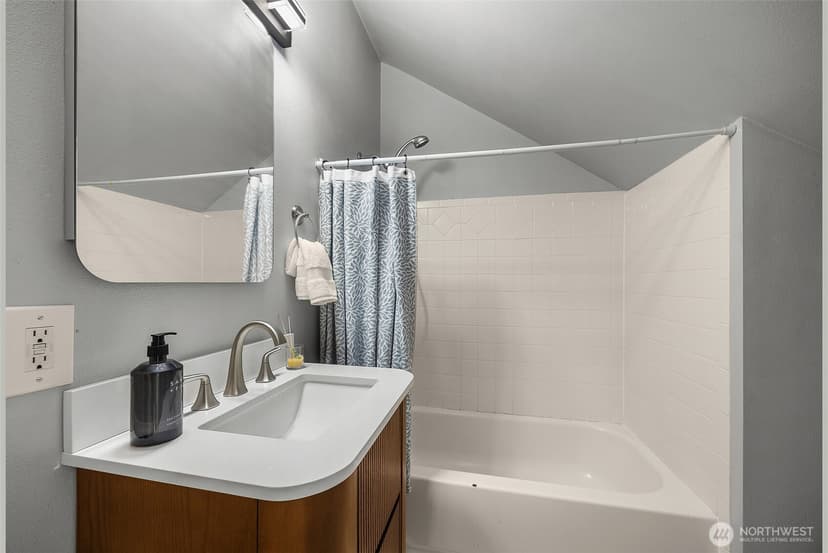 Property photo for 19217 SE 62nd Place, Issaquah photo 20