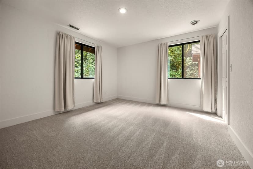 Property photo for 19217 SE 62nd Place, Issaquah photo 21