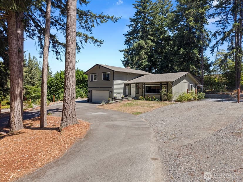 Property photo for 5519 43rd Avenue E, Tacoma photo 2