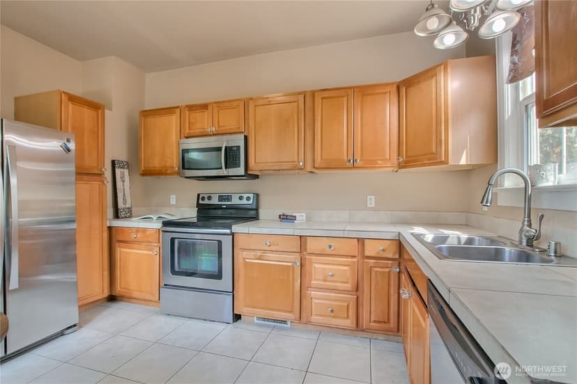 Property photo for 916 23rd Avenue S, Seattle photo 6