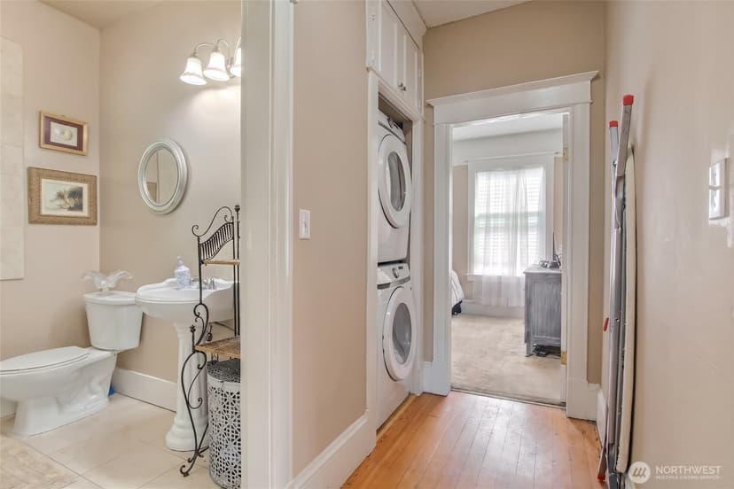 Property photo for 916 23rd Avenue S, Seattle photo 10