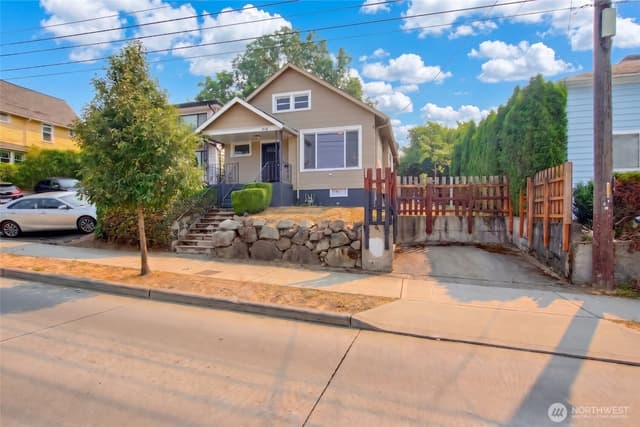 Property photo for 916 23rd Avenue S, Seattle