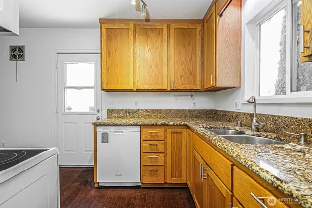 Property photo for 3627 Monroe Street, Tacoma photo 2