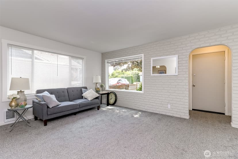 Property photo for 921 E 58th Street, Tacoma photo 2