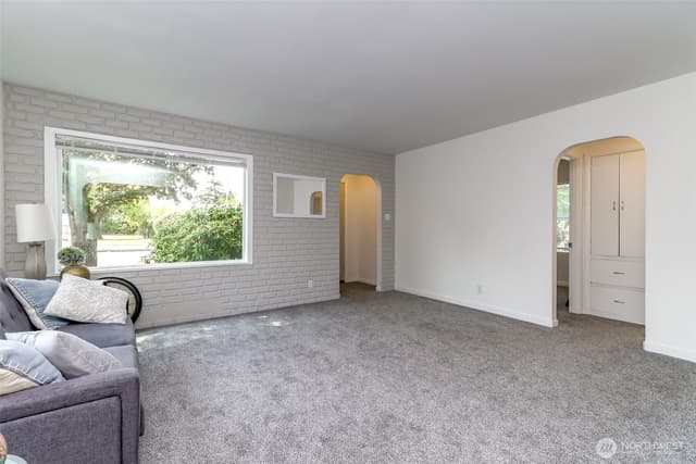 Property photo for 921 E 58th Street, Tacoma photo 3