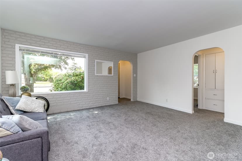 Property photo for 921 E 58th Street, Tacoma photo 3