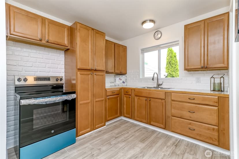 Property photo for 921 E 58th Street, Tacoma photo 14