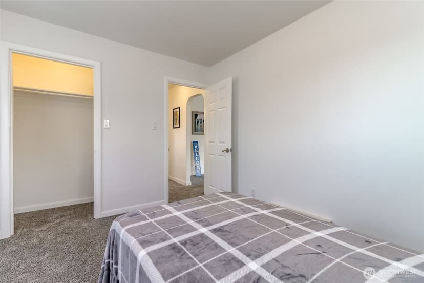 Property photo for 921 E 58th Street, Tacoma photo 7