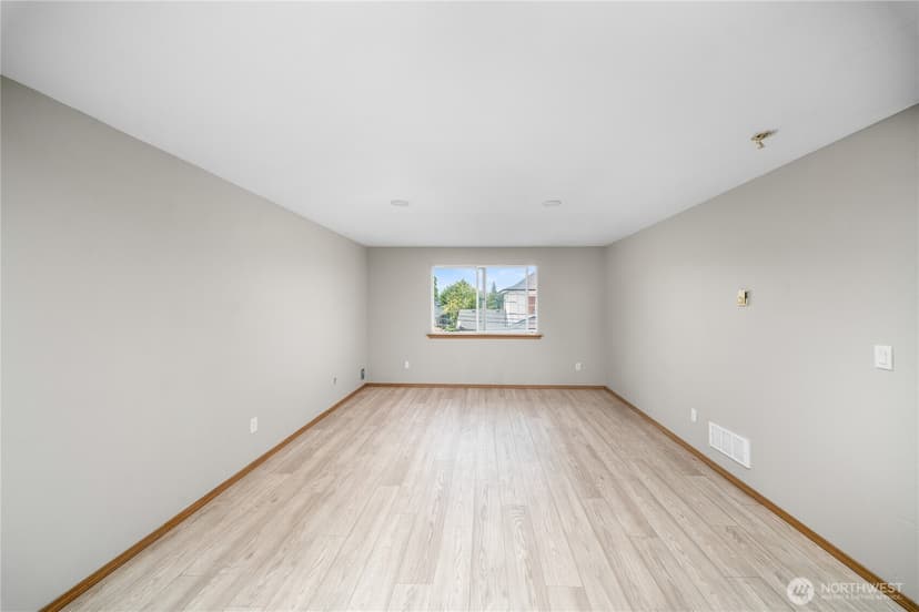 Property photo for 4060 E Spokane Street, Tacoma photo 7