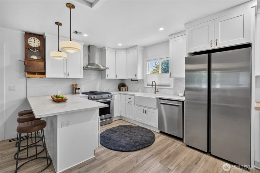 Property photo for 8121 11th Avenue SW, Seattle photo 5