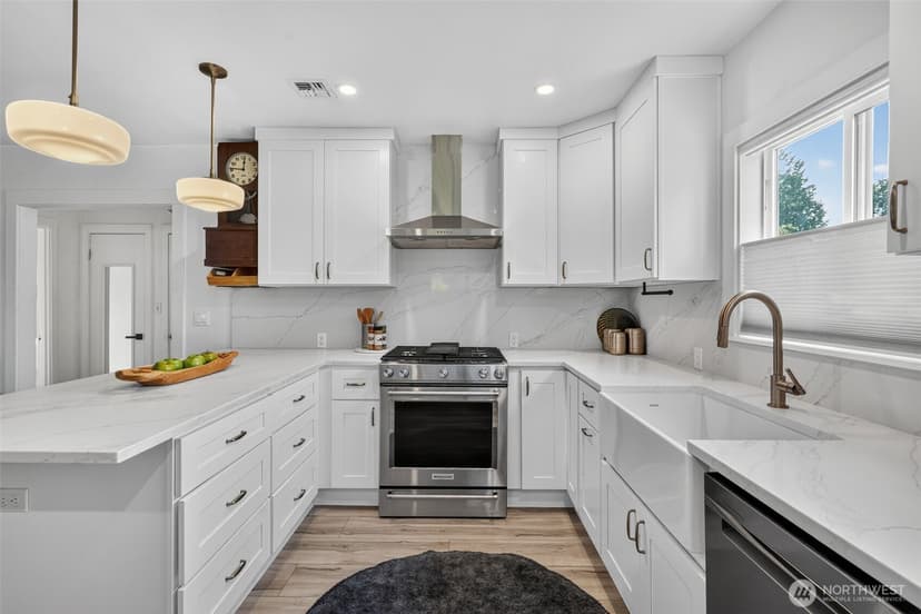 Property photo for 8121 11th Avenue SW, Seattle photo 6