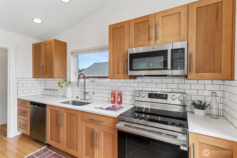 Property photo for 8820 24th Avenue SW, Seattle photo 11
