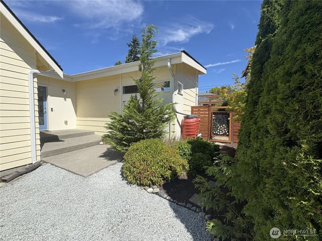 Property photo for 8820 24th Avenue SW, Seattle photo 3