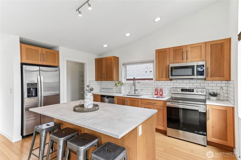 Property photo for 8820 24th Avenue SW, Seattle photo 10