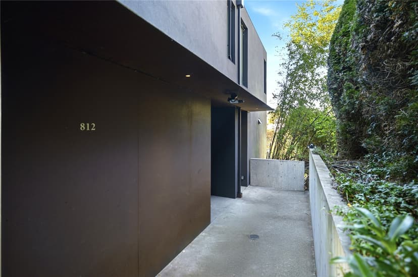 Property photo for 812 E Blaine St, Seattle photo 26