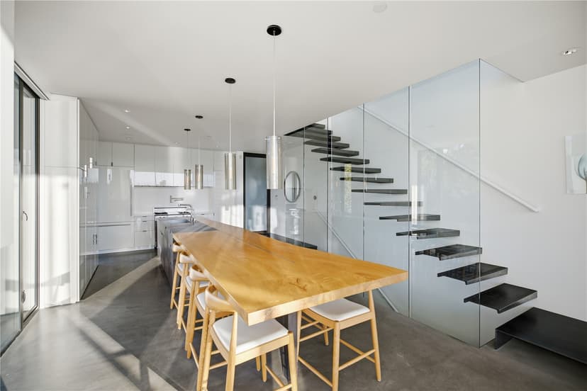 Property photo for 812 E Blaine St, Seattle photo 4