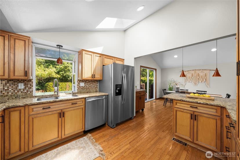 Property photo for 9907 75th Street SW, Lakewood photo 13