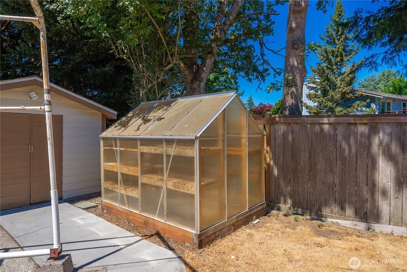 Property photo for 9907 75th Street SW, Lakewood photo 36
