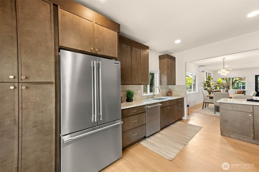 Property photo for 520 30th Avenue E, Seattle photo 9