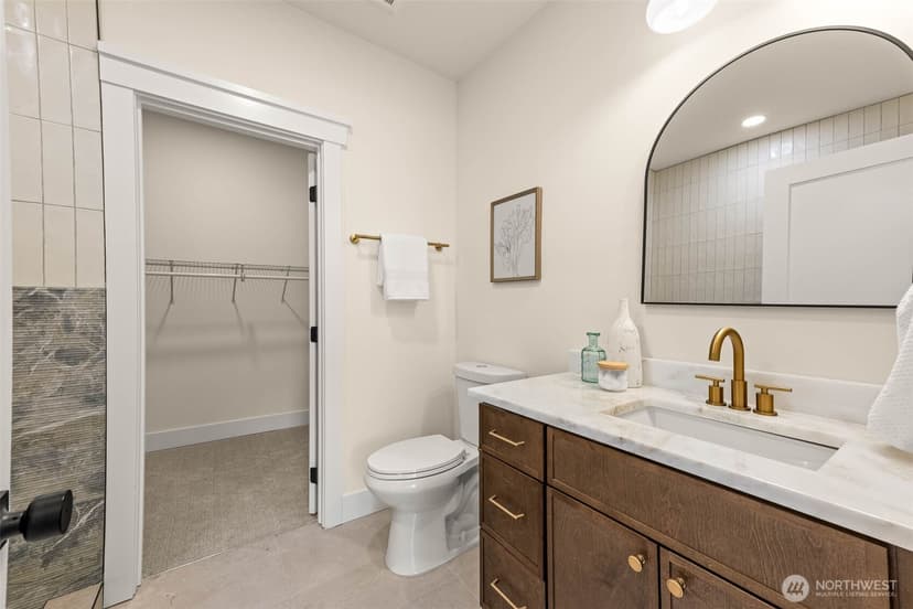 Property photo for 520 30th Avenue E, Seattle photo 16