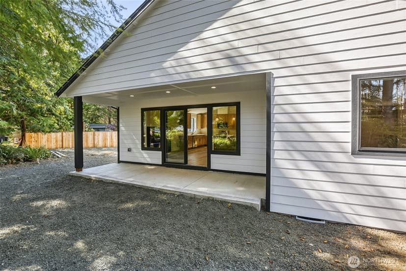 Property photo for 130 Glover Court NE, Ocean Shores photo 25