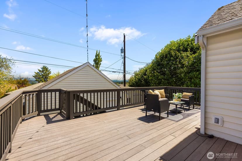 Property photo for 4030 38th Ave SW, Seattle photo 22