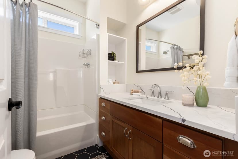 Property photo for 4030 38th Ave SW, Seattle photo 14