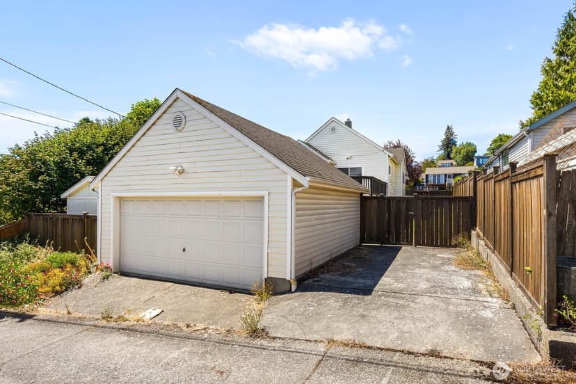 Property photo for 4030 38th Ave SW, Seattle photo 27