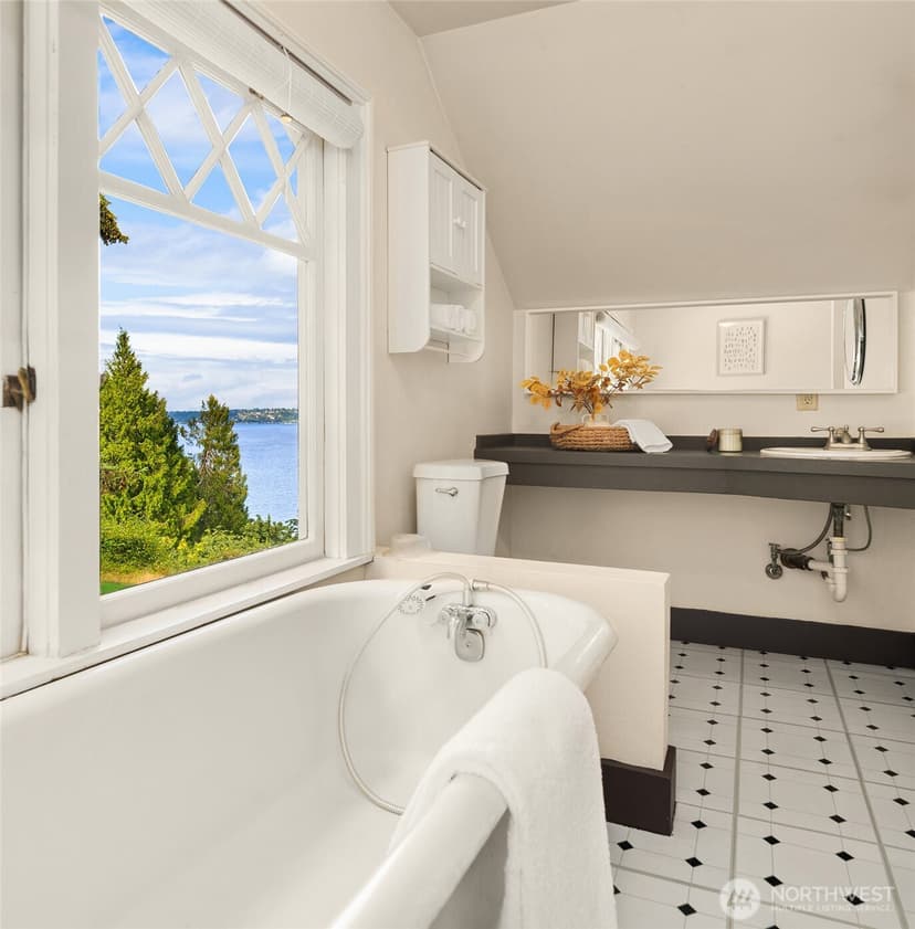Property photo for 21324 Tramp Harbor Road SW, Vashon photo 25