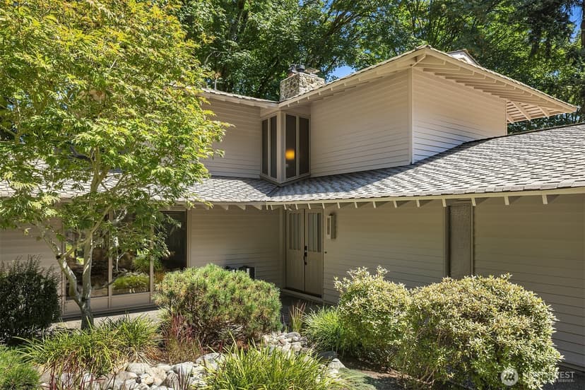 Property photo for 6815 E Mercer Way, Mercer Island photo 2