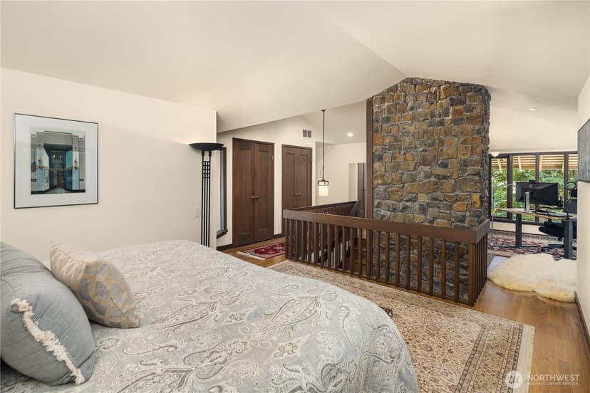 Property photo for 6815 E Mercer Way, Mercer Island photo 15