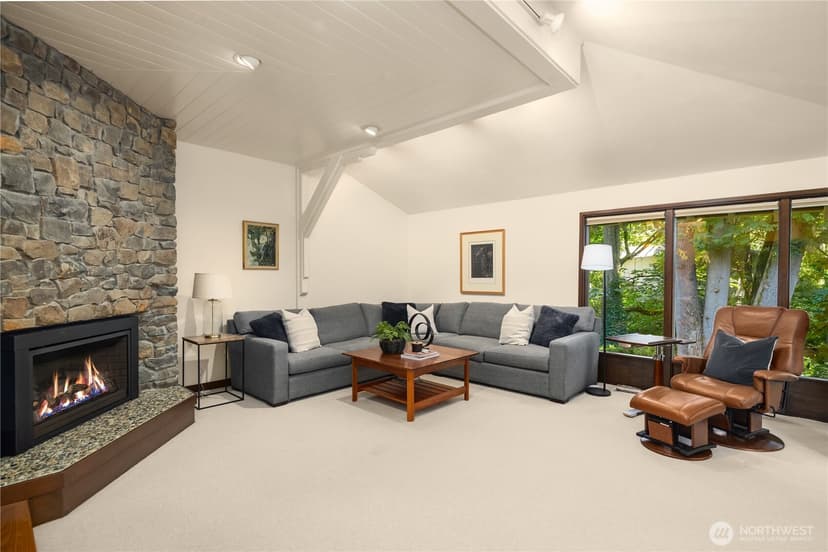 Property photo for 6815 E Mercer Way, Mercer Island photo 11