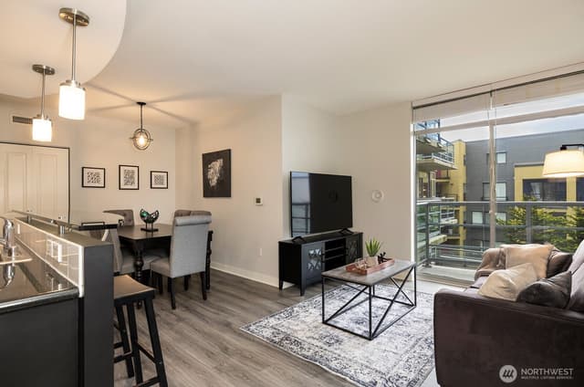 Property photo for 2929 1st Avenue #313, Seattle photo 4