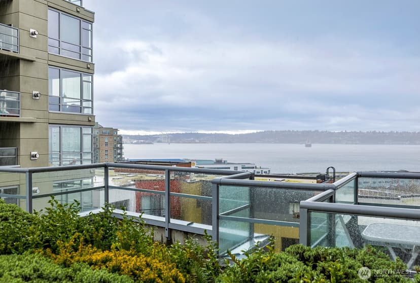 Property photo for 2929 1st Avenue #313, Seattle photo 3