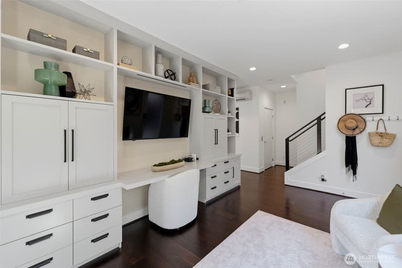 Property photo for 315 W Galer Street #107, Seattle photo 11