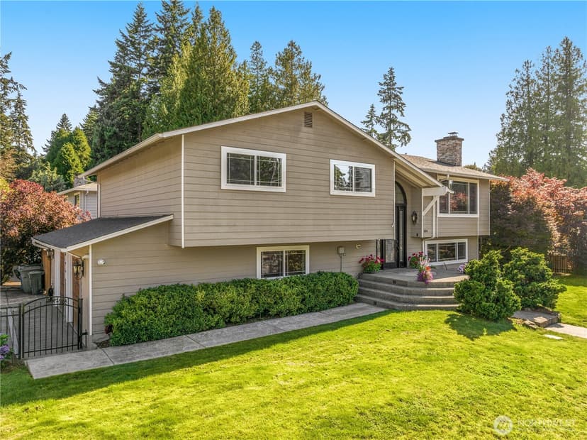 Property photo for 804 15th Street SW, Edmonds photo 3