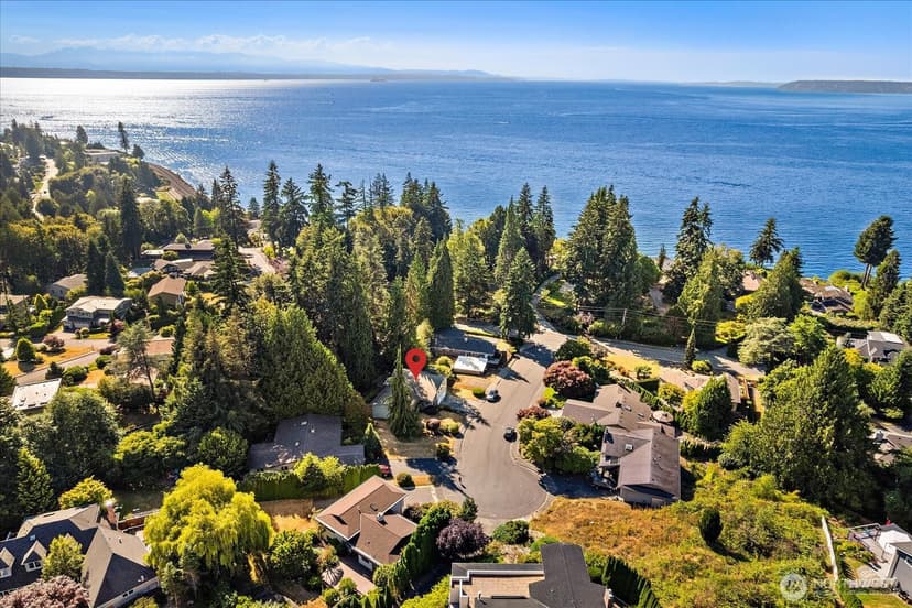 Property photo for 17202 Sealawn Place, Edmonds photo 36