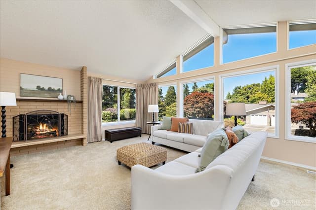 Property photo for 17202 Sealawn Place, Edmonds photo 3